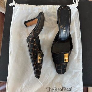 RARE Chanel 35.5 Denim Tweed Quilted Vintage Mules Kitten Heels Gold 2.55 Clasp